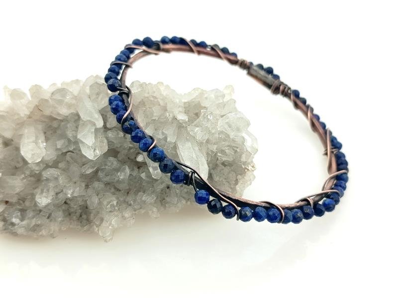 Lapis lazuli - bransoletka miedziana, średnica 5.9 cm, obwód 18.5 cm, waga 9 gram, rękodzieło