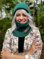 Apaszki i szaliki damskie - Bandana zimowa logo ekoskórka Zielony - miniaturka - grafika 1