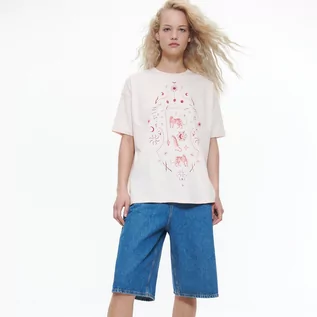 Koszulki i topy damskie - Reserved T-shirt regular z nadrukiem - Różowy - grafika 1