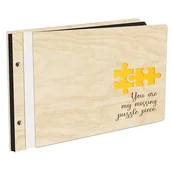 Albumy fotograficzne - Album Na Zdjęcia Plus Pierwsza Strona W Kolorze You Are My Missing Puzzle Piece W Drewnianej Oprawie Z Czarnymi Kartami Z Grawerem Brakujący Puzzel - miniaturka - grafika 1