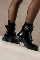 Botki damskie - Czarne botki damskie lakierowane na bieżnikowanej platformie złota ozdoba sznurowane Casu HF234 - miniaturka - grafika 1
