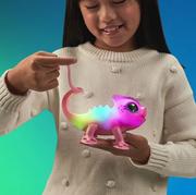 Zabawki interaktywne dla dzieci - Interaktywny Kameleon NOVA Litte Live Pets świeci śpiewa - miniaturka - grafika 1