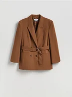 Marynarki i żakiety damskie - Reserved - Dwurzędowa marynarka z paskiem - brązowy - miniaturka - grafika 1