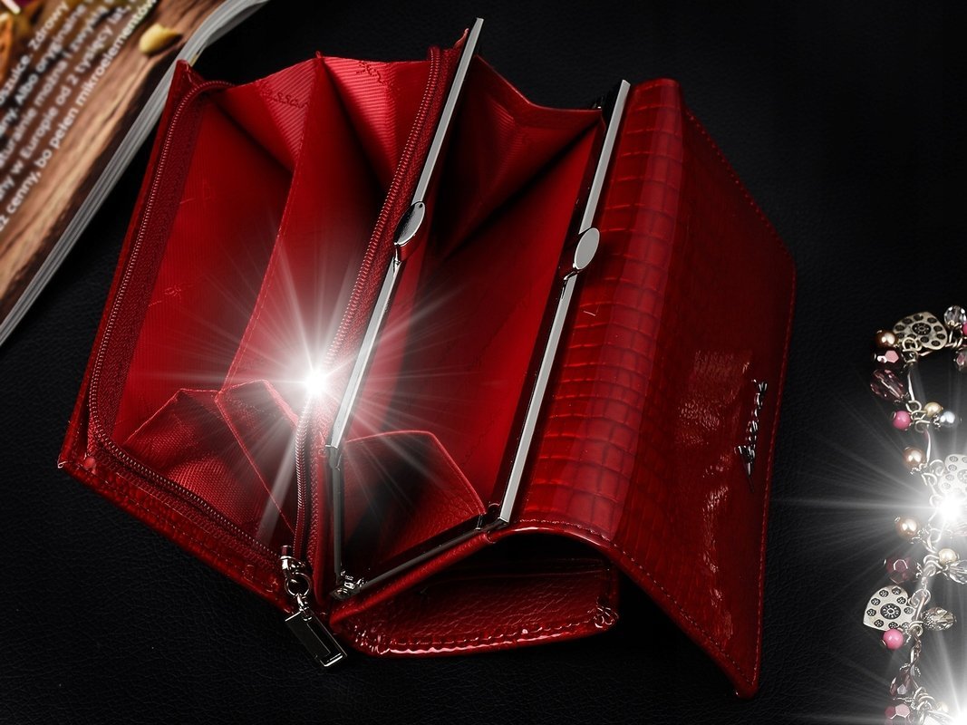 Portfel skórzany damski czerwony poziomy na bigiel lakierowany Alessandro