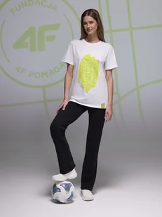 4F T-shirt regular z nadrukiem uniseks Fundacja 4FPomaga - biały 3XL - Koszulki męskie 4F T-shirt regular z nadrukiem uniseks Fundacja 4FPomaga - biały 3XL - Koszulki męskie - miniaturka - grafika 1