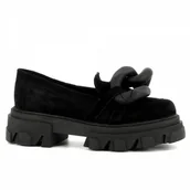 Mokasyny damskie - Czarne mokasyny z łańcuchem CARINII - Carinii - miniaturka - grafika 1