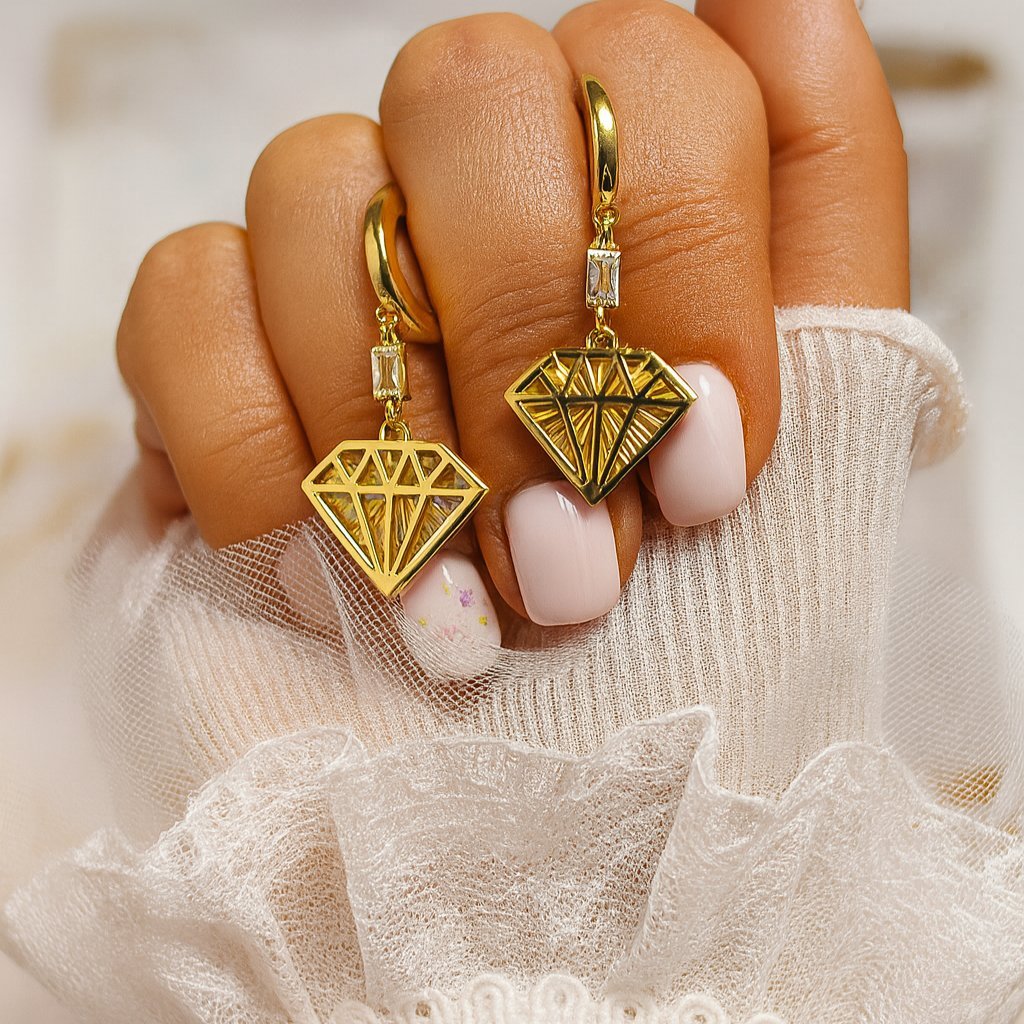 Kolczyki Arden - Złote Koła z Zawieszkami Diamenty Kryształ Stal Chirurgiczna Klik