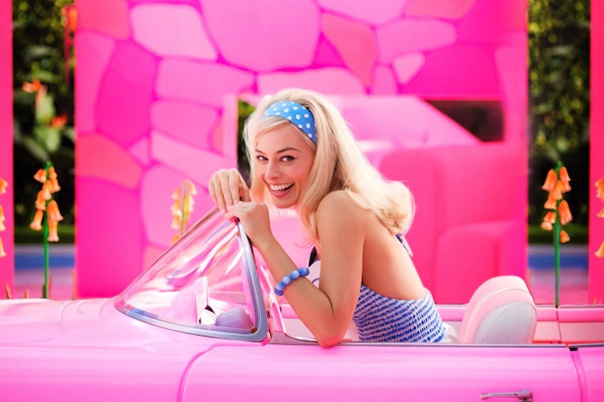 PUZZLE Barbie (2023) + IMIĘ Pudełko 120 el.
