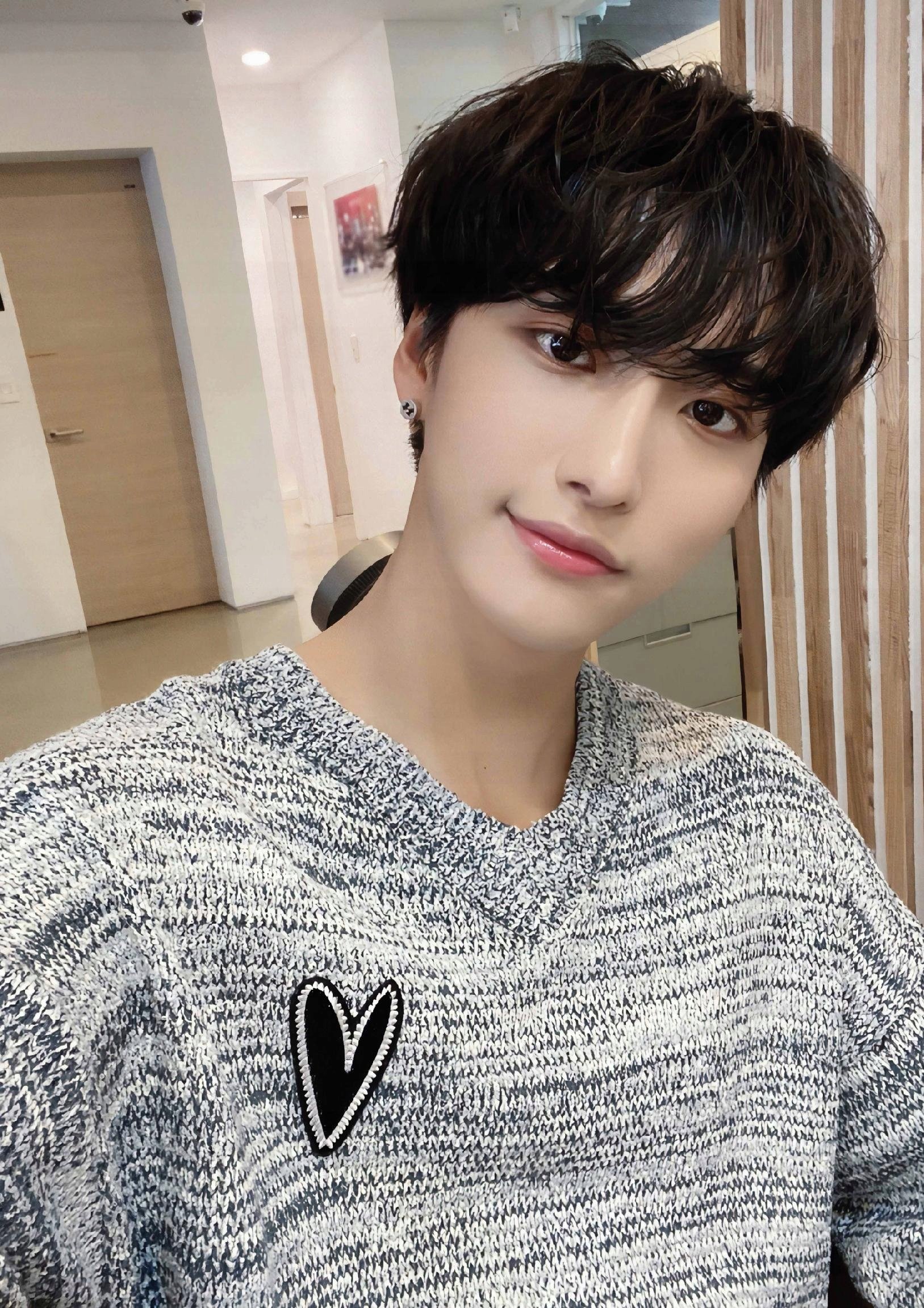 Plakat A2 kpop k-pop muzyka Ateez Korea