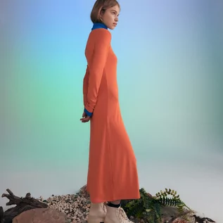 Sukienki - Reserved Dzianinowa sukienka - Pomarańczowy - grafika 1