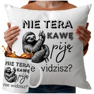 Gadżety dla niej i dla niego - Kubek Poduszka Dla Pracownika 330ml 40x40 Praca Śmieszny Do Pracy Leniwiec - miniaturka - grafika 1