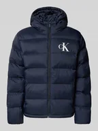 Kurtki męskie - Kurtka pikowana o kroju regular fit z nadrukiem logo model ‘Monogram’ - miniaturka - grafika 1