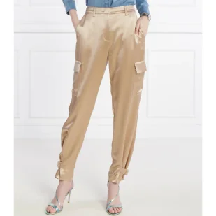 GUESS Satynowe spodnie | Regular Fit - Spodnie damskie - miniaturka - grafika 1