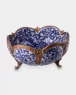 Zabawki kreatywne - Porcelanowa Miseczka okuta Brązem z Niebieskimi Kwiatami na Białym Tle - miniaturka - grafika 1