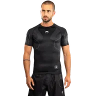 Kimona, stroje i obuwie - Venum Nexus Rashguard Short Sleeves Krótki Rękaw Black/Silver - miniaturka - grafika 1