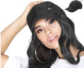 Czapki i chusty sportowe męskie - CZAPKA DAMSKA NIKE METAL Z DASZKIEM SWOOSH CZARNA BEJSBOLÓWKA METALOWE LOGO - miniaturka - grafika 1