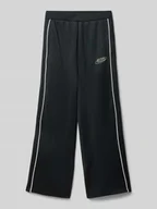 Spodnie i spodenki dla chłopców - Spodnie dresowe o kroju regular fit z dodatkiem bawełny - miniaturka - grafika 1