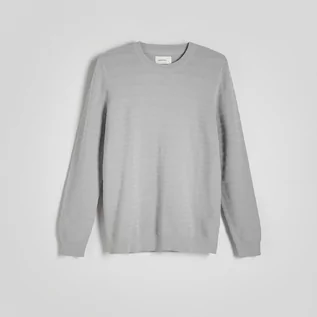 Swetry męskie - Reserved - Bawełniany sweter w paski - Jasny szary - grafika 1