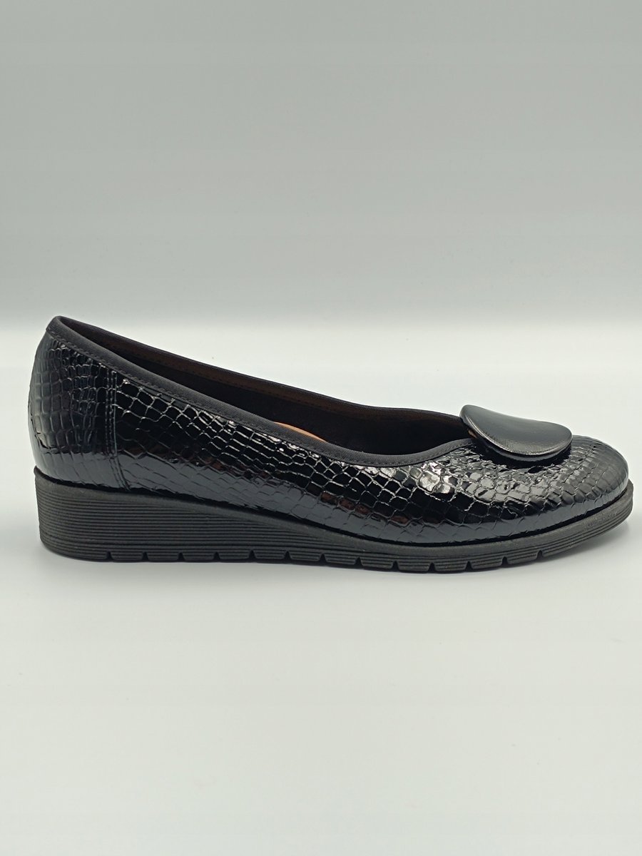 Czarne czółenka koturna skórzane lakier motyw kroko polska marka PULSO r. 41