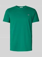 Koszulki męskie - T-shirt o kroju slim fit z wyhaftowanym logo - miniaturka - grafika 1