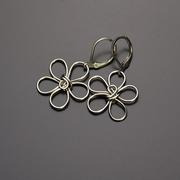 Kolczyki - Agata Rozanska Minimalistyczne kolczyki kwiatki kwiaty wire wrapping - miniaturka - grafika 1