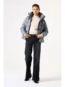 Kurtki damskie - Garcia Kurtka zimowa w kolorze szarym - miniaturka - grafika 1