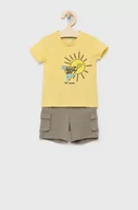 Dresy i komplety dla chłopców - Guess komplet bawełniany dziecięcy kolor żółty - miniaturka - grafika 1