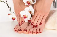 Czasopisma - Manicure i pedicure hybrydowy we Wrocławiu - miniaturka - grafika 1