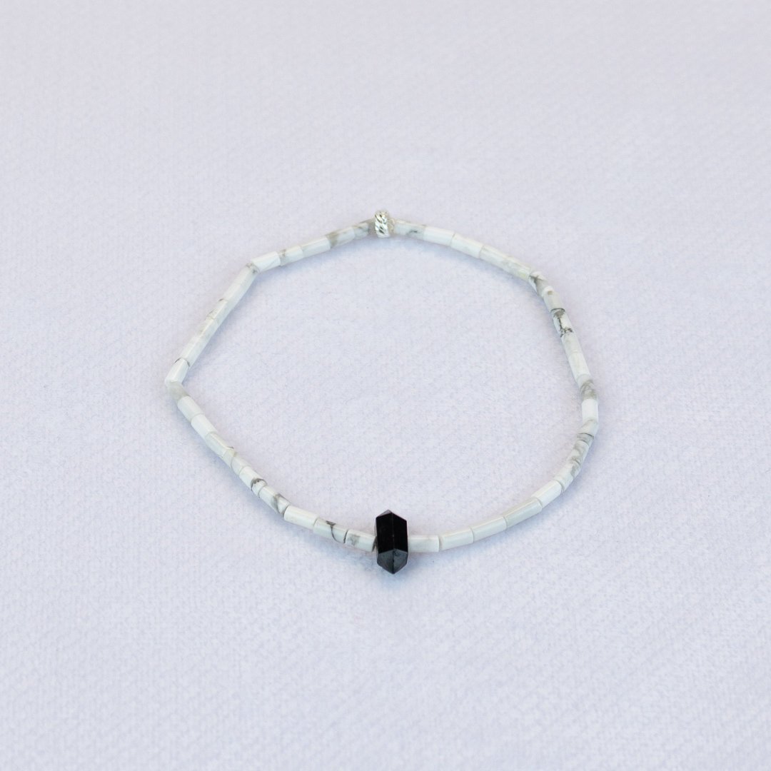 Unikalna bransoletka - howlit i turmalin czarny