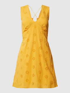 Sukienki - Sukienka mini z bawełny z haftem angielskim model ‘MAJA’ - grafika 1