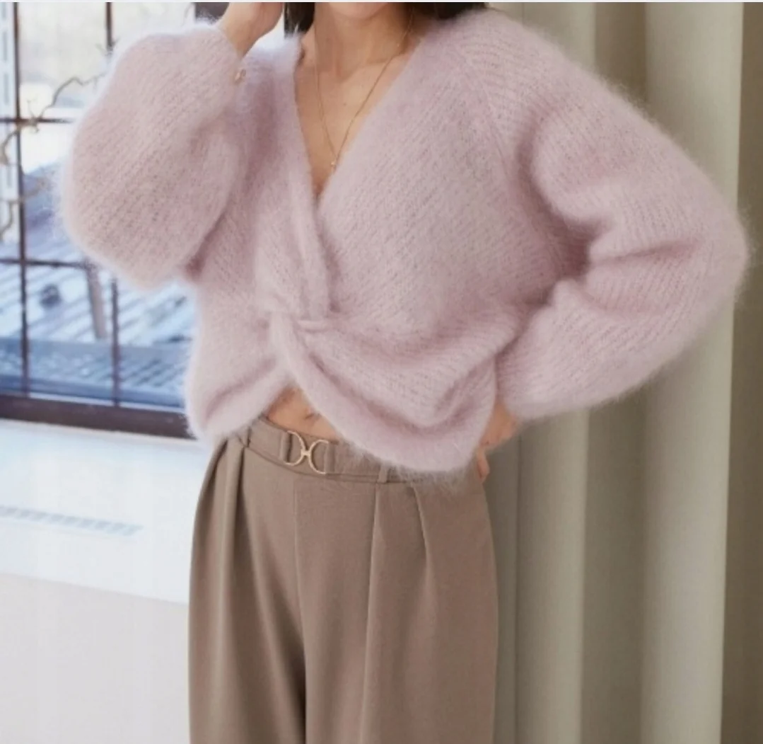 Sweter 81% kid moher z wywinięciem na plecach