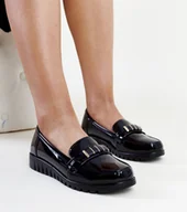 Mokasyny damskie - Czarne lakierowane mokasyny z ozdobnym paskiem Marlisa -37 - miniaturka - grafika 1