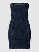Sukienki - Sukienka jeansowa z ozdobnymi szwami - miniaturka - grafika 1