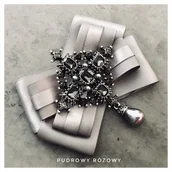 Broszki - Brosza z Ogromną ozdobą Glamour! Szara perła - miniaturka - grafika 1