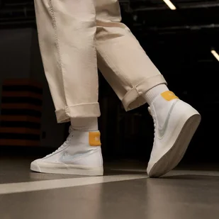 NIKE BLAZER MID 77 GS - Buty dla chłopców - miniaturka - grafika 1