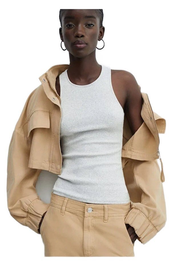 MANGO WOMAN KRÓTKA KURTKA DAMSKA BEŻOWA Z KIESZENIAMI I ŚCIĄGACZEM S 5FA