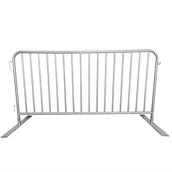 Pachołki i taśmy ostrzegawcze - Mobilne ogrodzenie metalowe z nogami, 2200 x 1100 mm - miniaturka - grafika 1