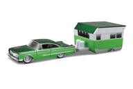 Samochody i pojazdy dla dzieci - MAISTO TOW & GO 1960 FORD STARLINER + ALAMEDA TRAILER 1:64 - miniaturka - grafika 1