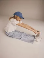Spodnie i spodenki dla dziewczynek - Reserved - Jeansy wide leg z kieszeniami cargo - niebieski - miniaturka - grafika 1