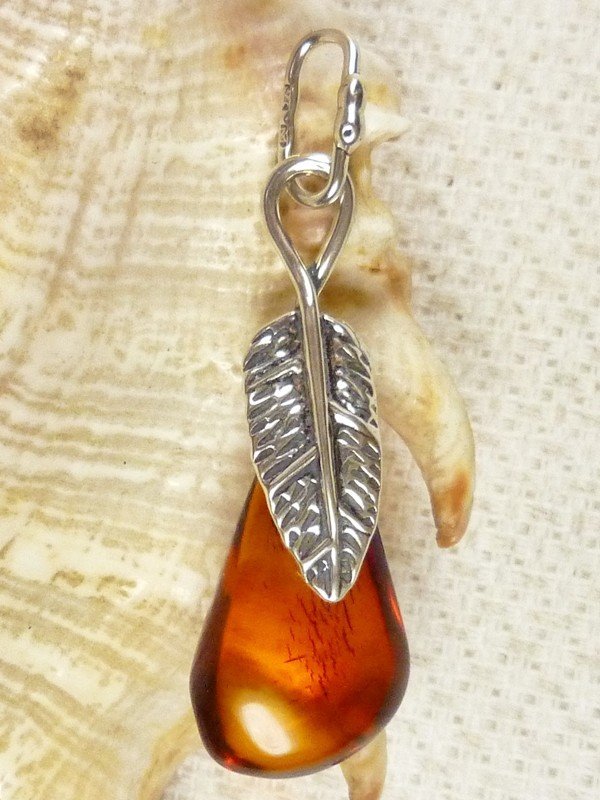 Wisiorek srebrny z bursztynem 604-37