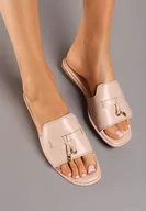 Klapki i japonki damskie - Beżowe Klapki ze Złotymi Zawieszkami Quaria - miniaturka - grafika 1