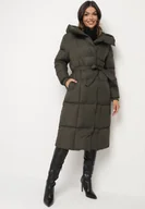 Kurtki damskie - Ciemnozielona Długa Kurtka Pikowana z Kapturem i Wysokim Kołnierzem Wiązana w Talii Zevrira - miniaturka - grafika 1