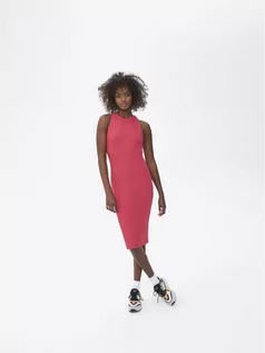 Sukienki - Sprandi Sukienka codzienna SP22-SUD032 Różowy Slim Fit - grafika 1