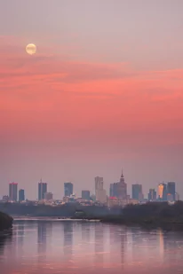 Plakat, Warszawa Zachodzący księżyc, 50x70 cm - Plakaty - miniaturka - grafika 1