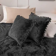 Poszewki na poduszki - Spod Igły i Nitki, Czarna Poszewka z Pomponami  Pompie, 40x40 cm - miniaturka - grafika 1