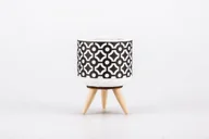 Świeczniki - Świecznik ceramiczny 10,5 biało czarny z drewnianymi nóżkami - miniaturka - grafika 1