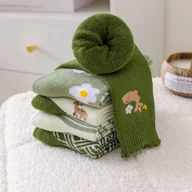 Skarpetki damskie - TEMU 5 Par Damskich Grubych Skarpet z Polarową Podszewką - Wzór Geometryczny, Różne Kolory (Zielony, Biały, Beżowy, Brązowy, Czarny) - Ciepłe Zimowe - miniaturka - grafika 1