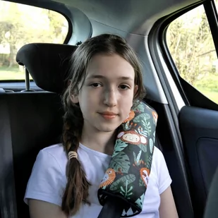 Poduszka i Nakładka na pas bezpieczeństwa 2w1 - Akcesoria motoryzacyjne - miniaturka - grafika 1