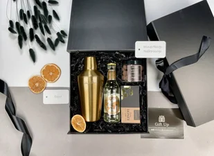 Gentleman- BOX prezentowy z Shakerem, tonikiem, krówką miodową, orzechami w czekoladzie /Gift Up/ - Zestawy upominkowe - miniaturka - grafika 1