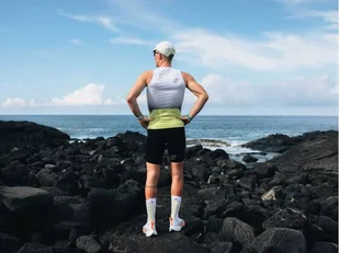 COMPRESSPORT Triathlonowa koszulka kompresyjna TRI POSTURAL TANK TOP white/primerose - Koszulki sportowe męskie - miniaturka - grafika 7